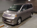 2005 Toyota Voxy