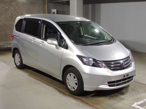 2010 Honda Freed GB3[2]