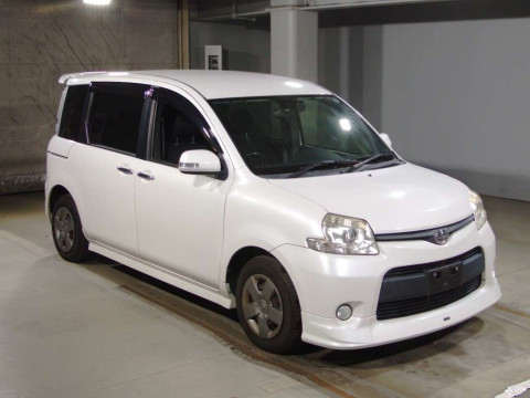 2012 Toyota Sienta NCP81G[2]