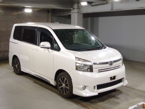 2009 Toyota Voxy ZRR70G[2]