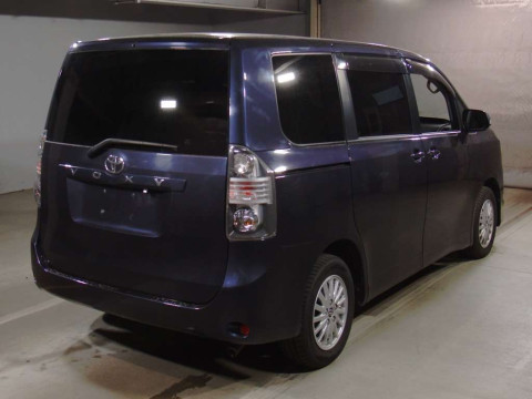 2008 Toyota Voxy ZRR70G[1]