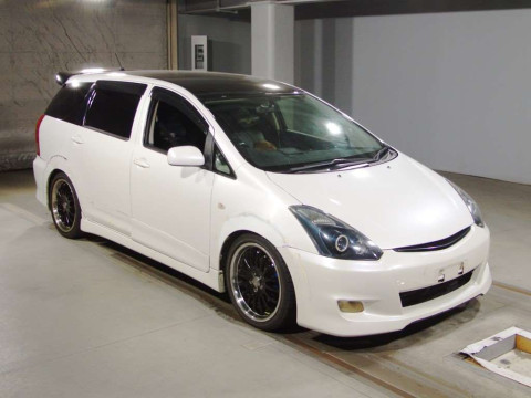 2005 Toyota Wish ZNE10G[2]