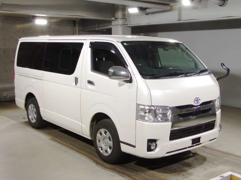 2019 Toyota Regiusace Van TRH200V[2]