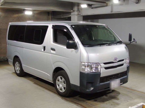 2018 Toyota Regiusace Van TRH200V[2]