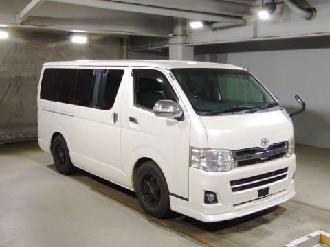 2011 Toyota Hiace Van TRH200V[2]