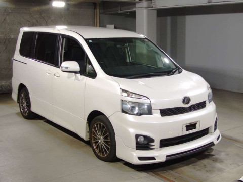 2012 Toyota Voxy ZRR70W[2]