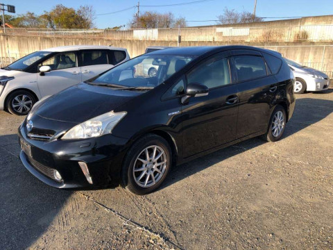 2013 Toyota Prius alpha ZVW41W[0]