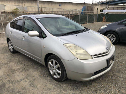 2005 Toyota Prius NHW20[2]