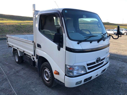 2010 Toyota Toyoace Truck KDY221[2]