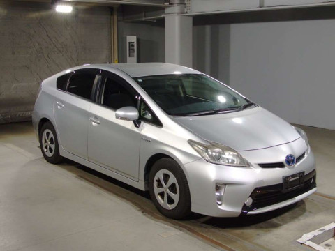 2013 Toyota Prius ZVW30[2]