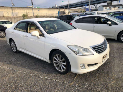 2009 Toyota Crown GRS200[2]