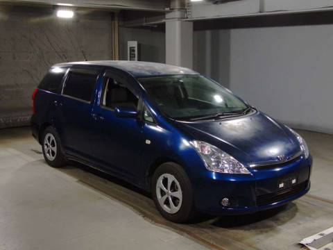 2004 Toyota Wish ANE10G[2]