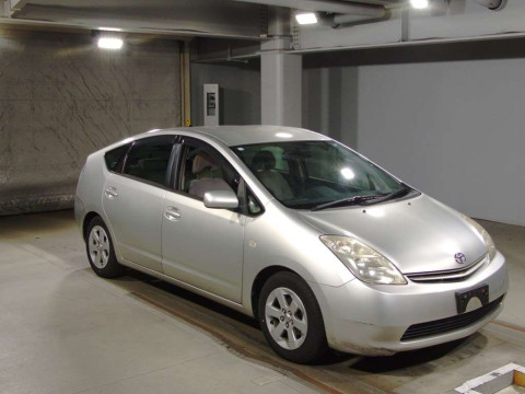 2004 Toyota Prius NHW20[2]