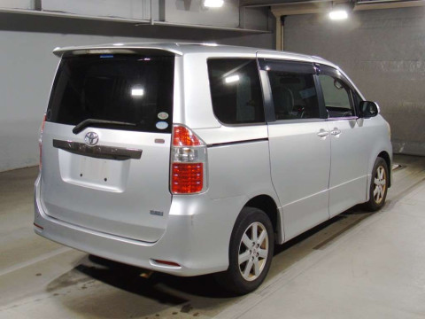 2008 Toyota Noah ZRR75W[1]