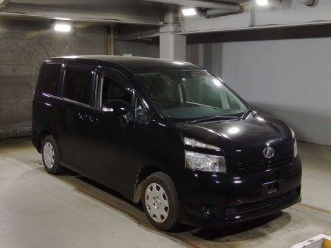 2010 Toyota Voxy ZRR70G[2]