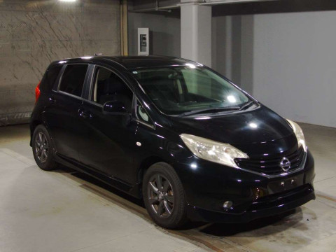 2013 Nissan Note E12[2]