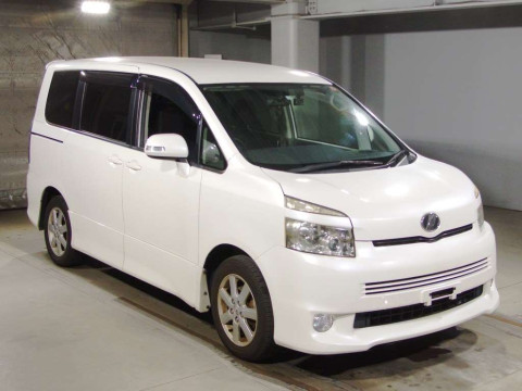 2009 Toyota Voxy ZRR70W[2]