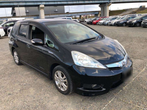 2012 Honda Fit Shuttle Hybrid GP2[2]