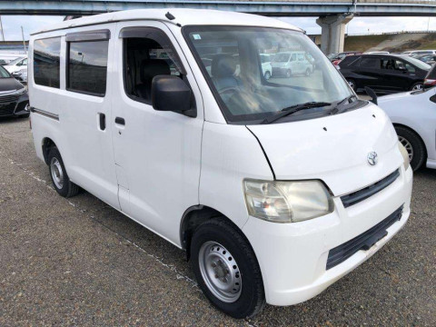 2015 Toyota Townace Van S402M[2]