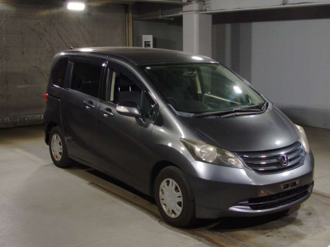 2010 Honda Freed GB3[2]