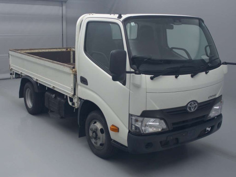 2019 Toyota Dyna Truck XZU605[2]