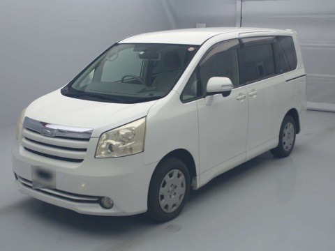 2007 Toyota Noah ZRR70G[0]