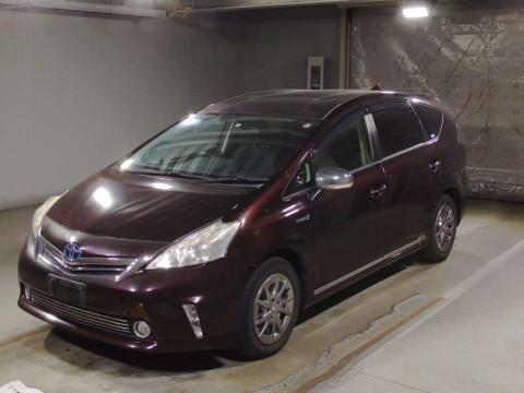 2013 Toyota Prius alpha ZVW41W[0]