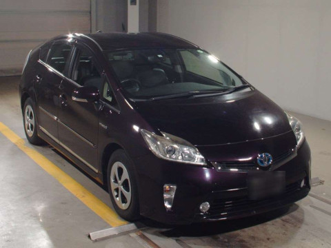 2014 Toyota Prius ZVW30[2]