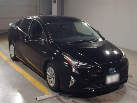 2017 Toyota Prius ZVW50[2]