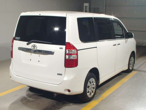 2013 Toyota Noah ZRR75G[1]