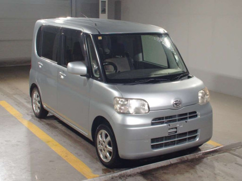 2010 Daihatsu Tanto L375S[2]