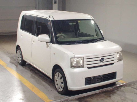 2010 Daihatsu Move Conte L575S[2]