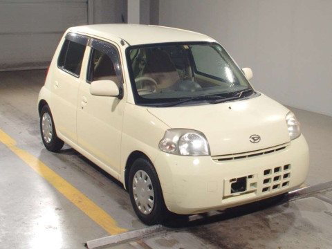 2010 Daihatsu Esse L235S[2]