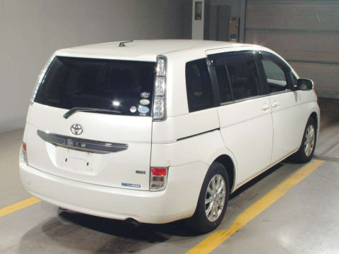 2011 Toyota Isis ZGM10G[1]