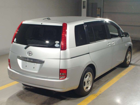 2005 Toyota Isis ZNM10G[1]