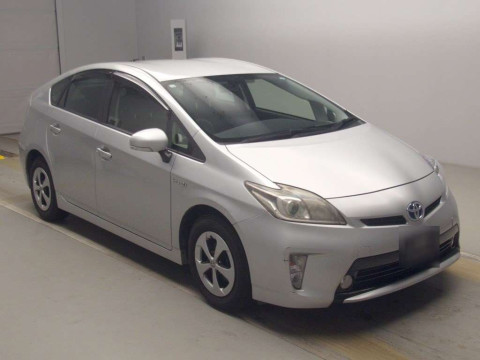 2012 Toyota Prius ZVW30[2]