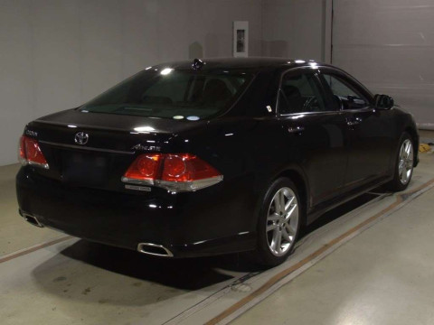 2010 Toyota Crown GRS200[1]