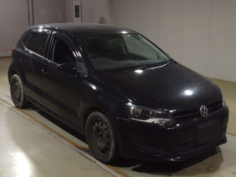 2013 Volkswagen Polo 6RCBZ[2]