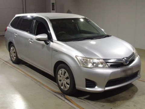 2013 Toyota Corolla Fielder NKE165G[2]