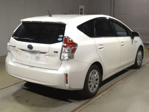 2017 Toyota Prius alpha ZVW40W[1]