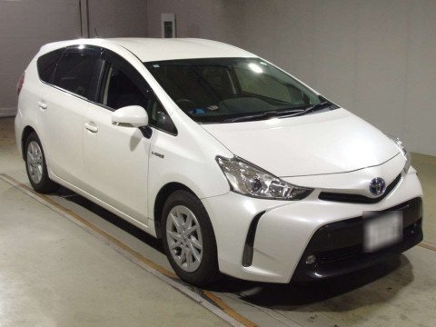 2017 Toyota Prius alpha ZVW40W[2]