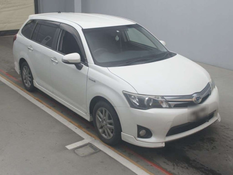 2014 Toyota Corolla Fielder NKE165G[2]