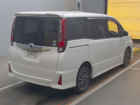 2014 Toyota Noah ZRR85W[1]