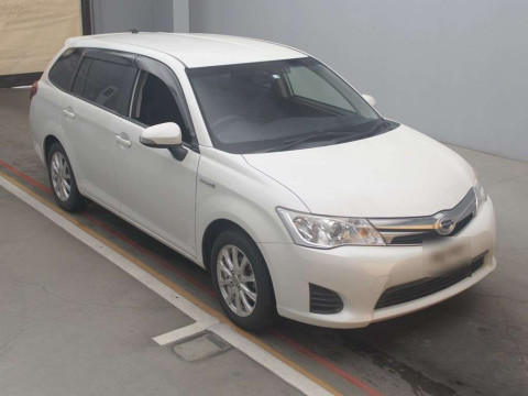 2014 Toyota Corolla Fielder NKE165G[2]