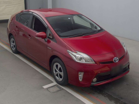 2015 Toyota Prius ZVW30[2]