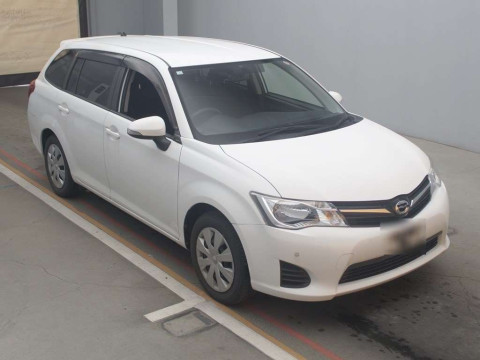 2014 Toyota Corolla Fielder NZE161G[2]