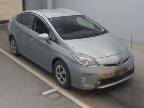 2012 Toyota Prius PHV ZVW35[2]