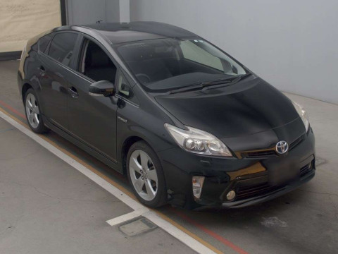 2015 Toyota Prius ZVW30[2]