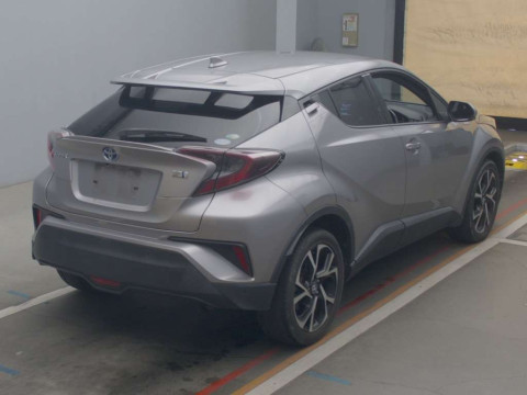 2017 Toyota C-HR ZYX10[1]