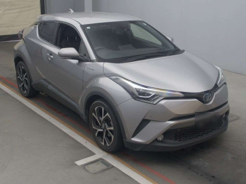 2017 Toyota C-HR ZYX10[2]